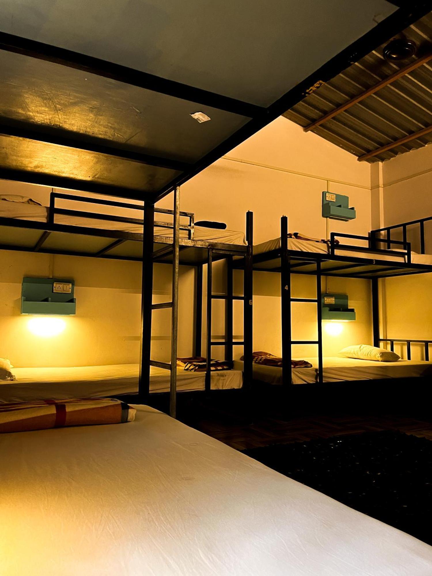 Mitra Hostel Arambol Rum bild