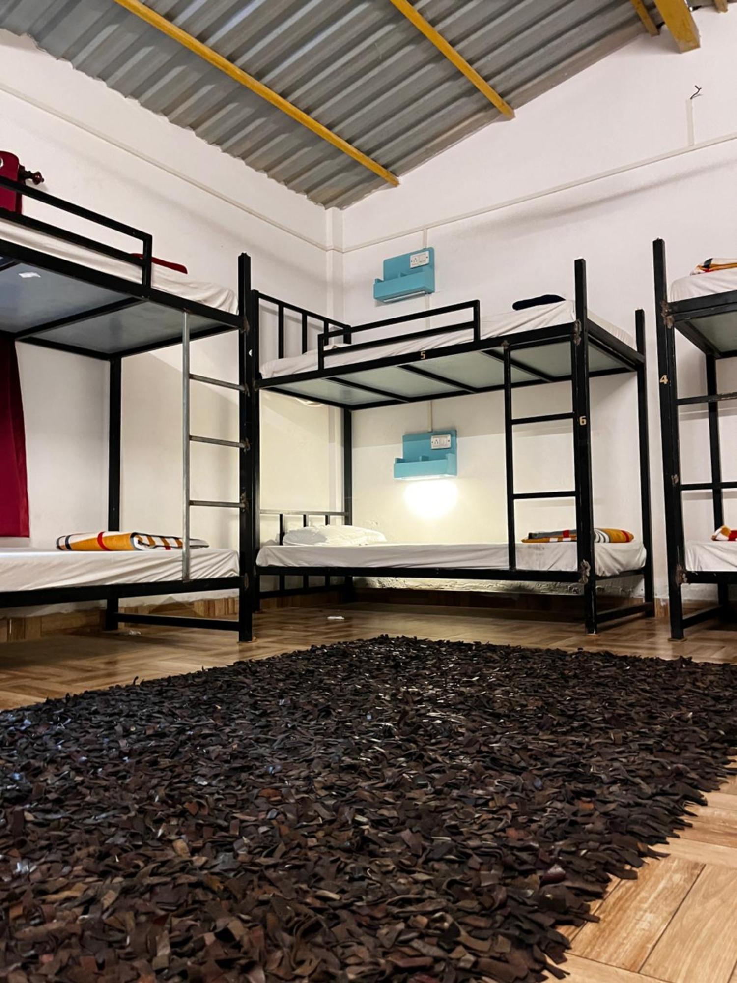 Mitra Hostel Arambol Rum bild